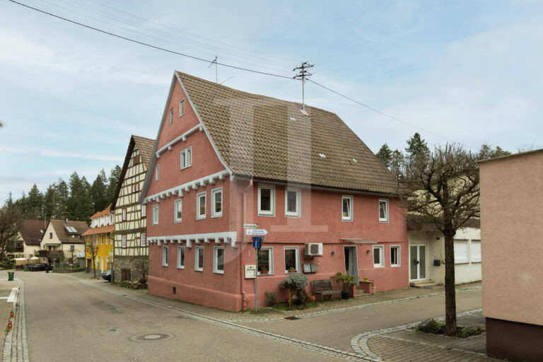 Restaurant „Lamm“ samt Wohnung im herzen von Großglattbach | Nachfolger gesucht
