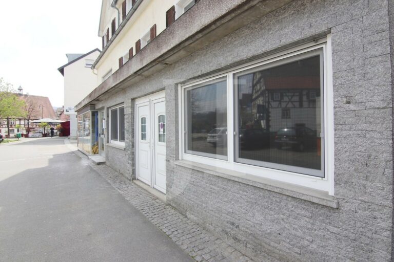 Zentral gelegene Lagerfläche in Enzberg