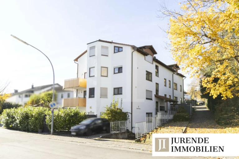 Attraktive Dachgeschosswohnung mit Tiefgaragenstellplatz in Dürrmenz