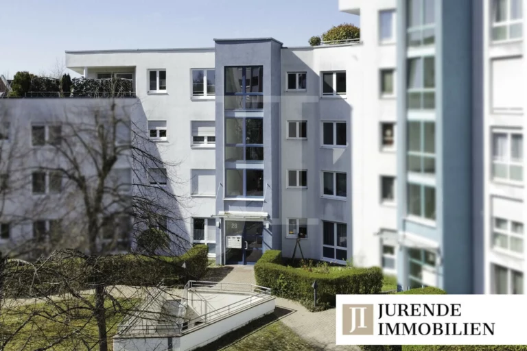 Gepflegte 4-Zimmer-Wohnung mit Tiefgaragenstellplatz