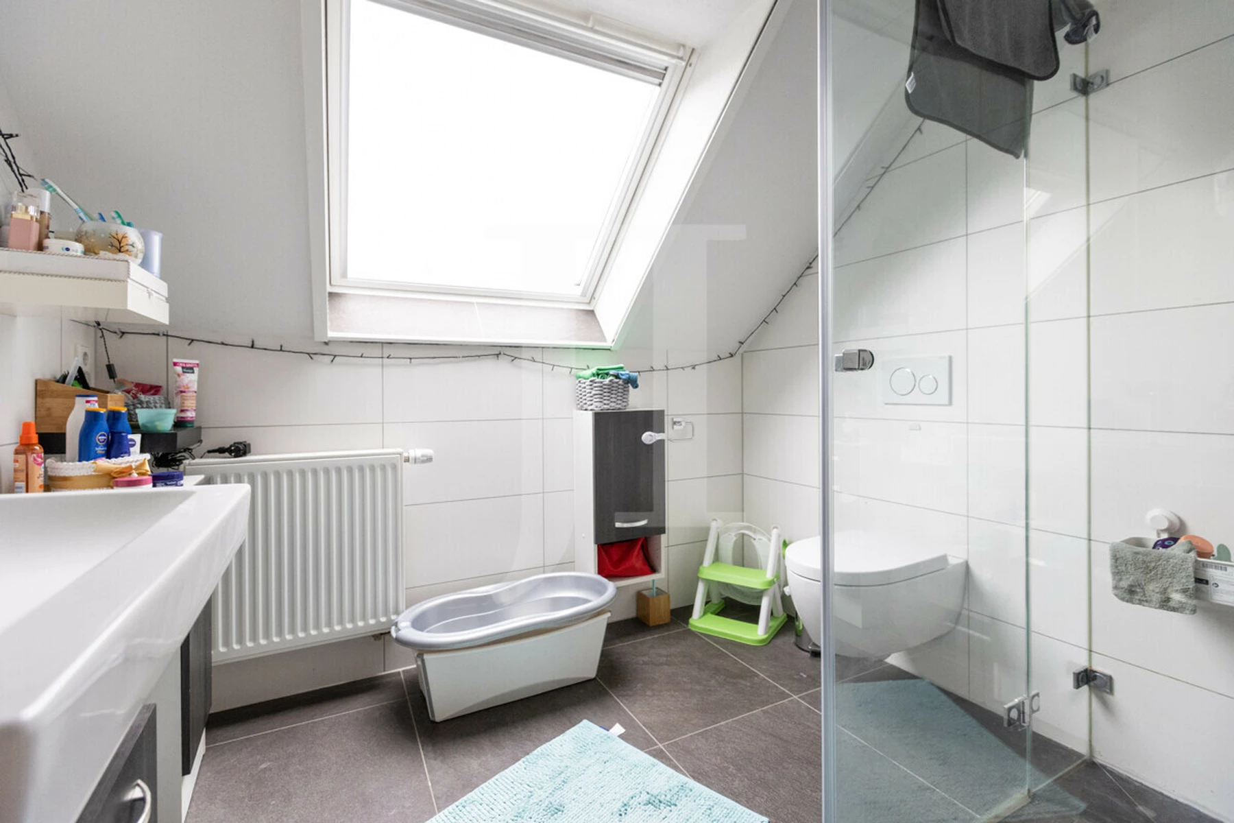 b612125b-13c7-4c54-8224-f2beeabace9b