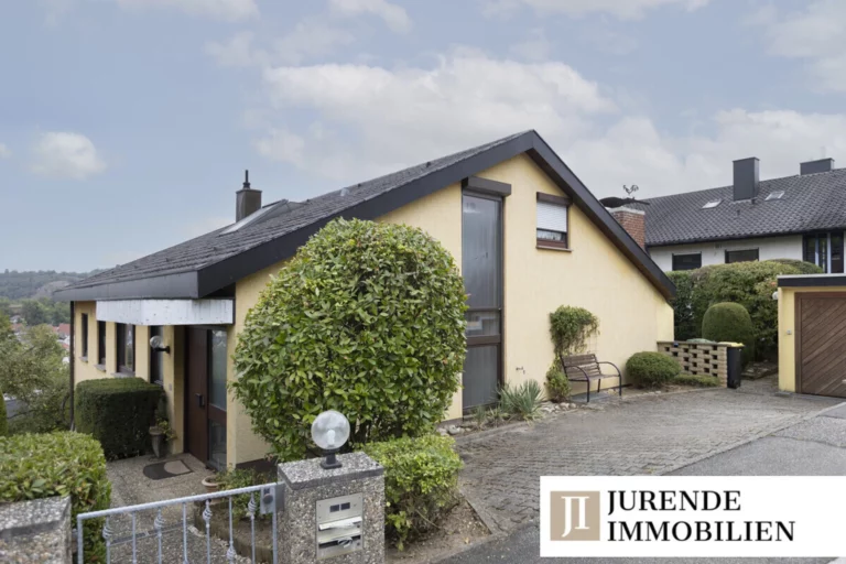 Einfamilienhaus mit Einliegerwohnung in Aussichtslage von Mühlhausen