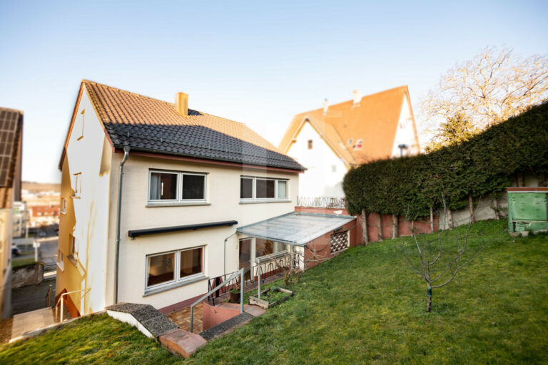 Zentral gelegenes Einfamilienhaus mit Ausbaupotenzial in Mühlacker