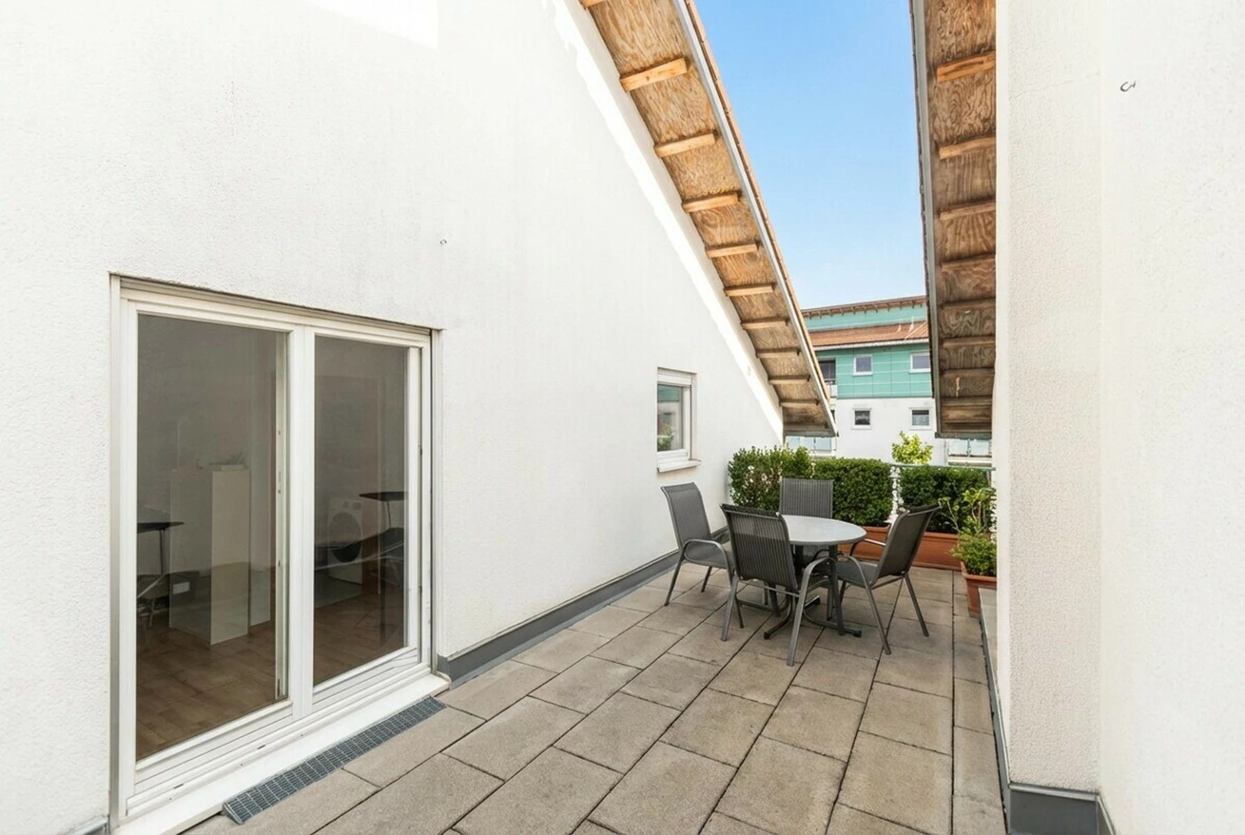 4e899f80-953b-43b7-b690-adc294a8c282