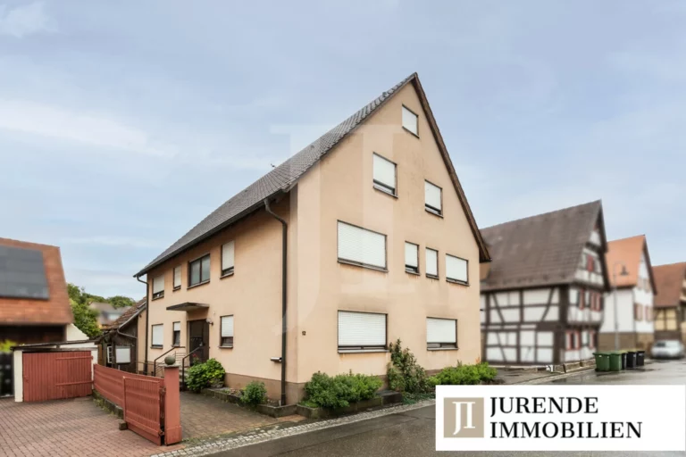 Zwei- bis Dreifamilienhaus in Lienzingen