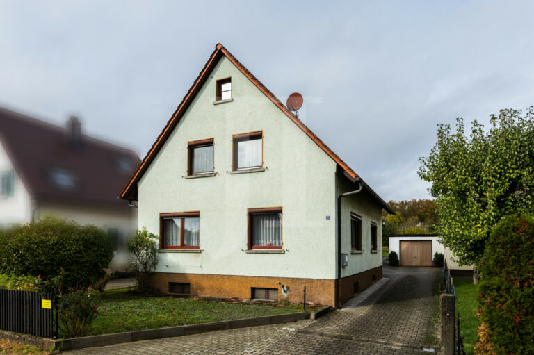 Idyllisch gelegenes Einfamilienhaus mit großem Garten in Zaisersweiher